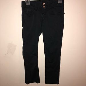 Black capris